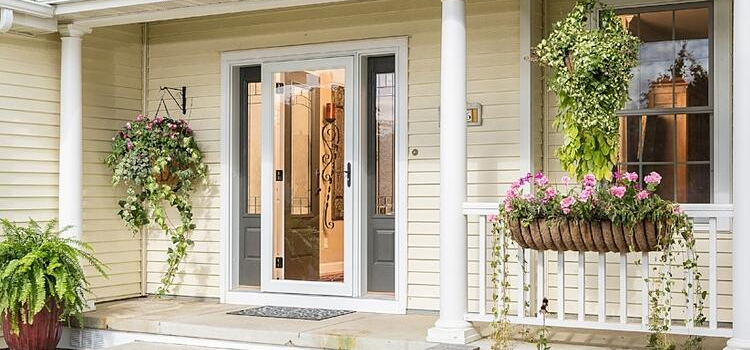 screen door installation in Fair Oaks